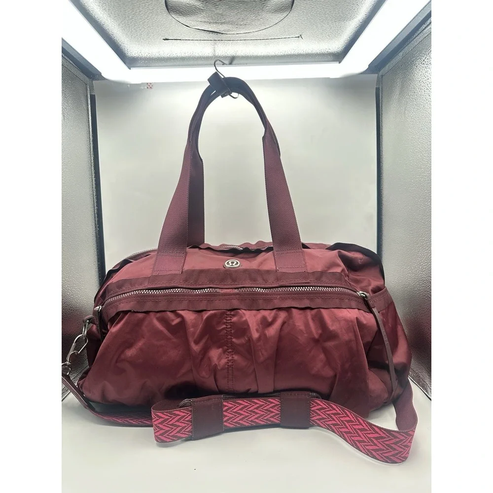 LULULEMON Gym To Win Maroon Duffel Bag Yoga Gym Workout Travel Weekender